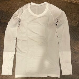 Lululemon White Long Sleeve Swiftly Tech Top size 6